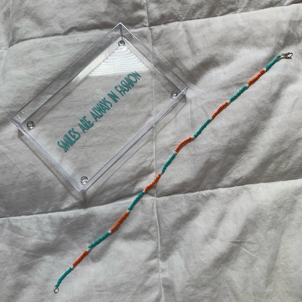 Tie dye T-shirt with matching choker and bracelet - Picture 6 of 6